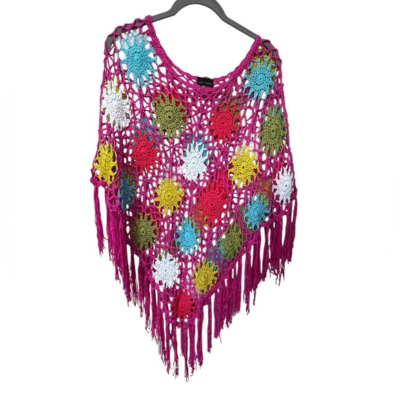 Coco & Carmen Colorful Crochet Women's Poncho - Picture 4 of 9